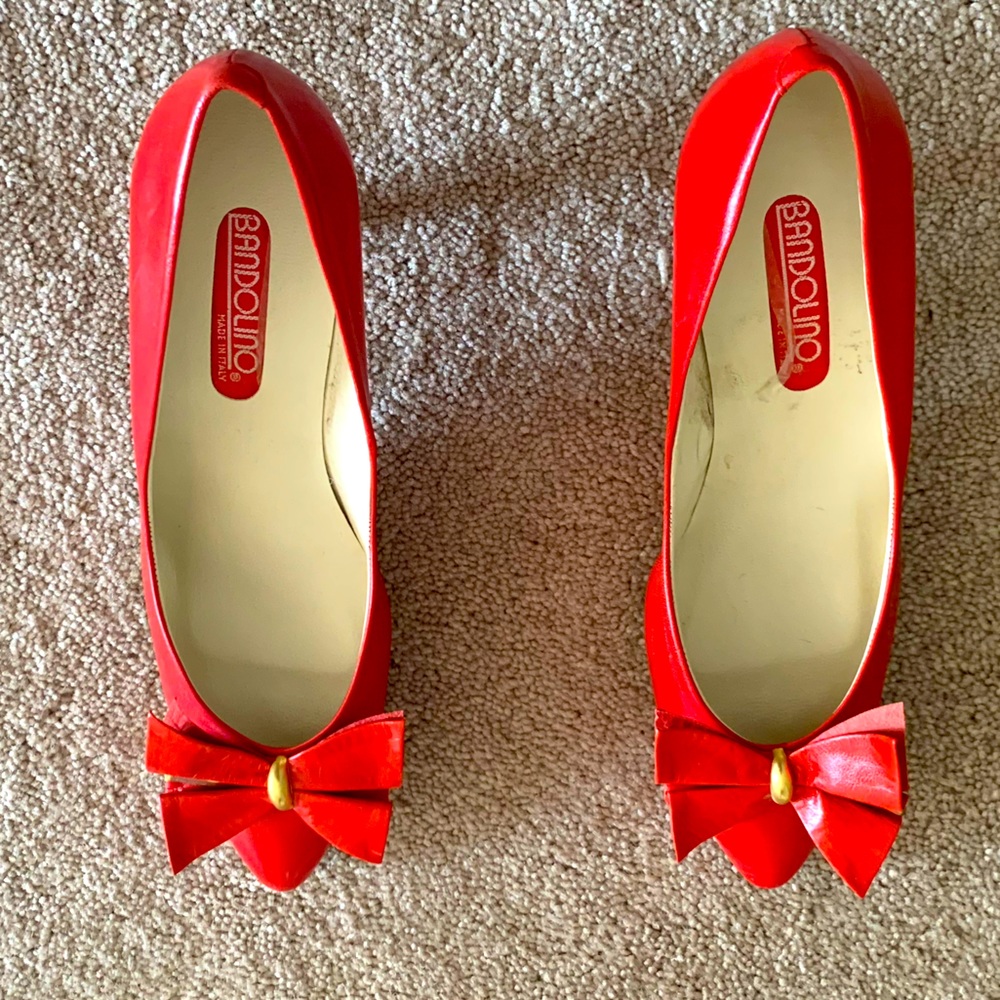 Vintage Bandolino Womens Red Bow Heels